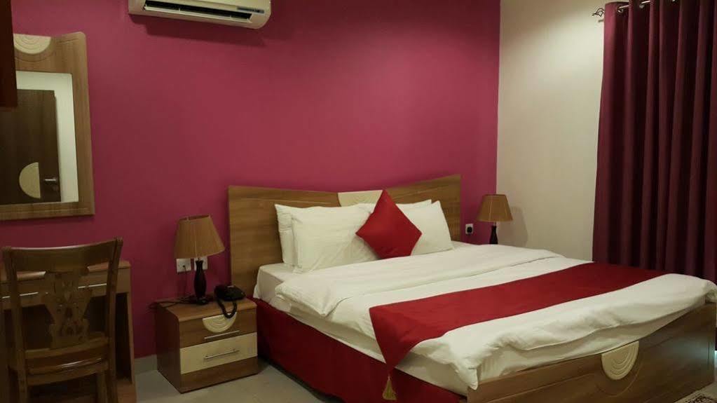 Al Manaf Hotel Suites Maszkat Kültér fotó