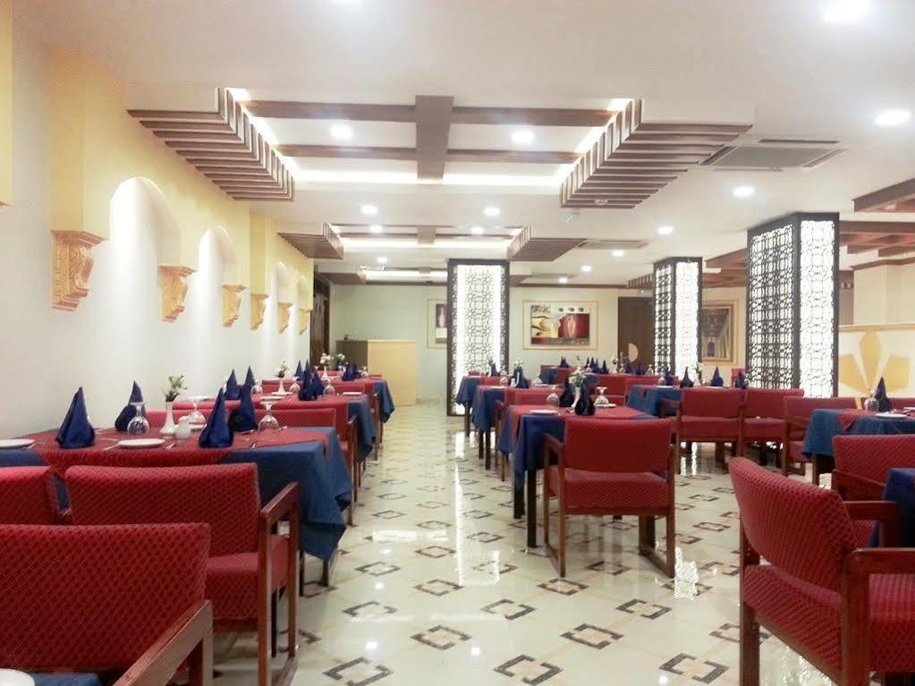 Al Manaf Hotel Suites Maszkat Kültér fotó