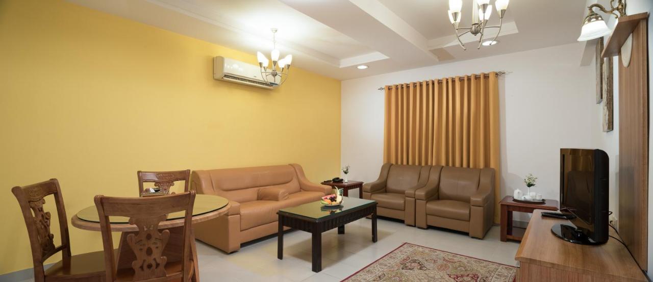Al Manaf Hotel Suites Maszkat Kültér fotó